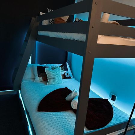 A&A Luxury Stay Rosedale St - Chic, Modern, City Centre, Neon Decor Sunderland  Esterno foto