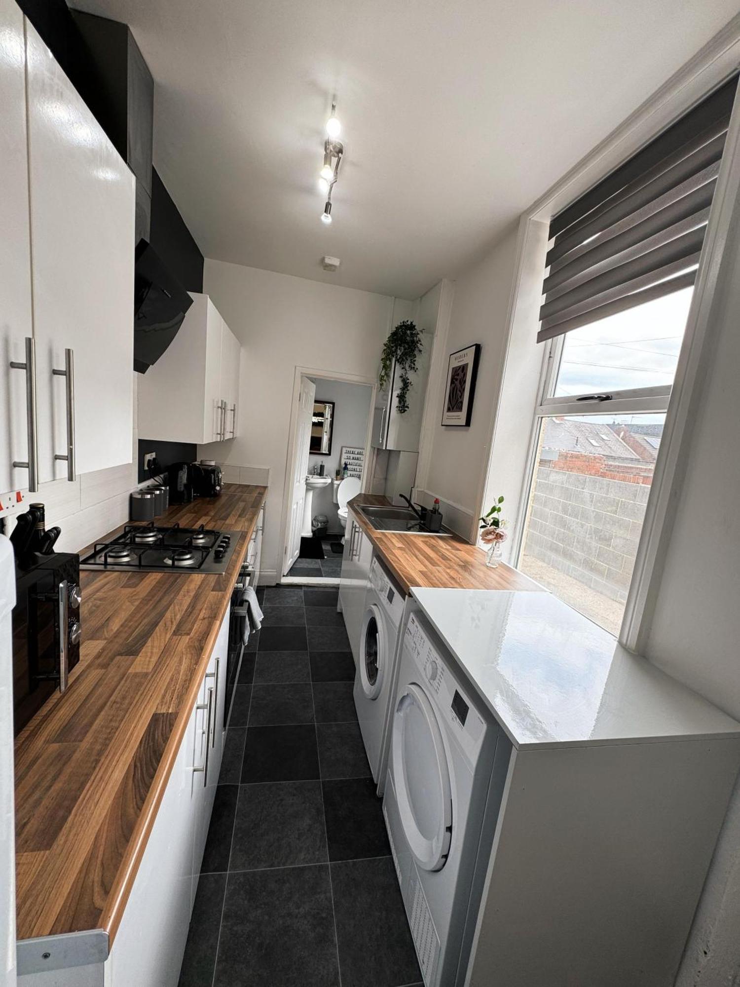 A&A Luxury Stay Rosedale St - Chic, Modern, City Centre, Neon Decor Sunderland  Esterno foto